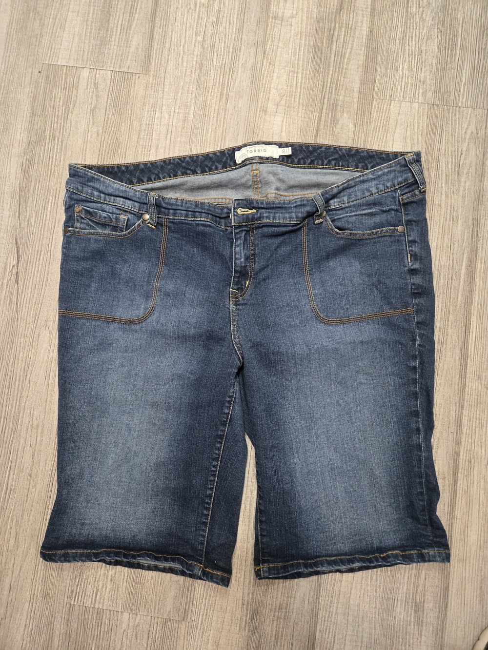 Torrid Dark Blue Denim Bermuda Jeans Shorts Size 20